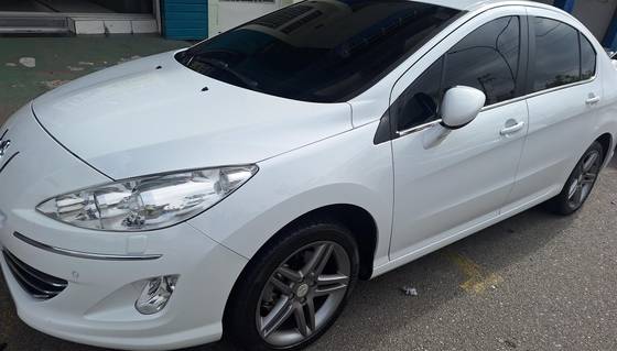 PEUGEOT 408 1.6 GRIFFE 16V TURBO GASOLINA 4P AUTOMÁTICO PEUGEOT 408 1.6 GRIFFE 16V TURBO GASOLINA 4P AUTOMÁTICO